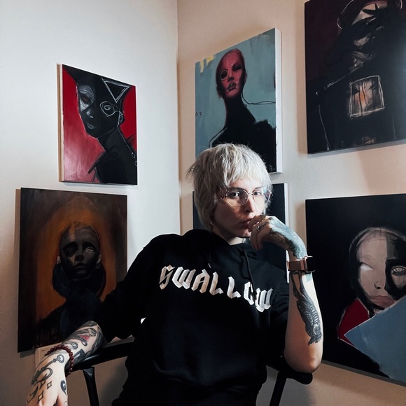 Meet your Posher, Uriel - Picture 2 of 5